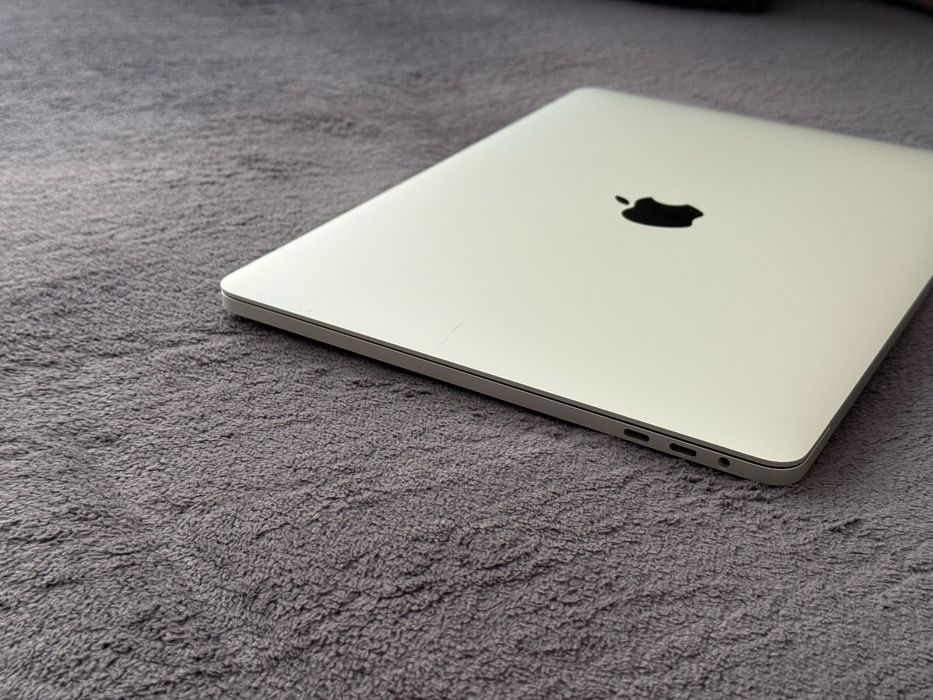13.3’ Macbook Pro 13 2019/Core i7/16GB Ram/512GB SSD