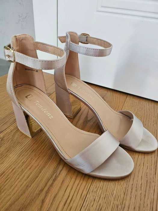 Дамски обувки и сандали размер 38