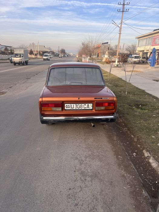 Vaz 21 07 rangi sariq benzinda yuradi yurishi yaxshi