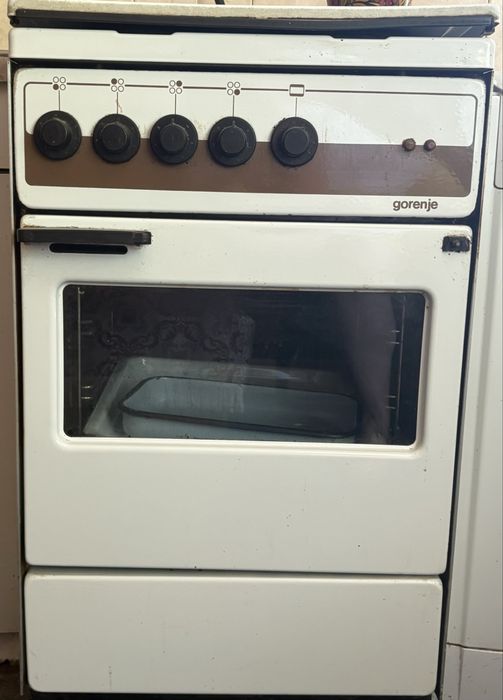Готварска печка Gorenje с 4 работещи котлони.