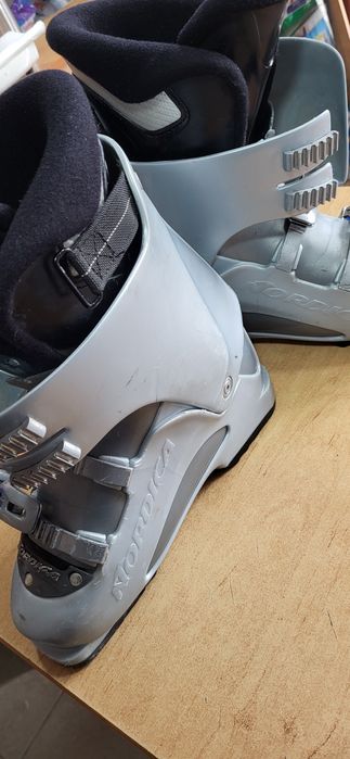 Clapari Nordica femei 250-255