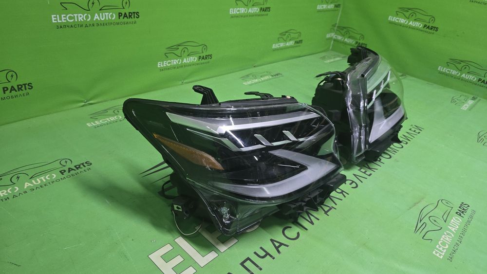 Фары GX460 обе стороны