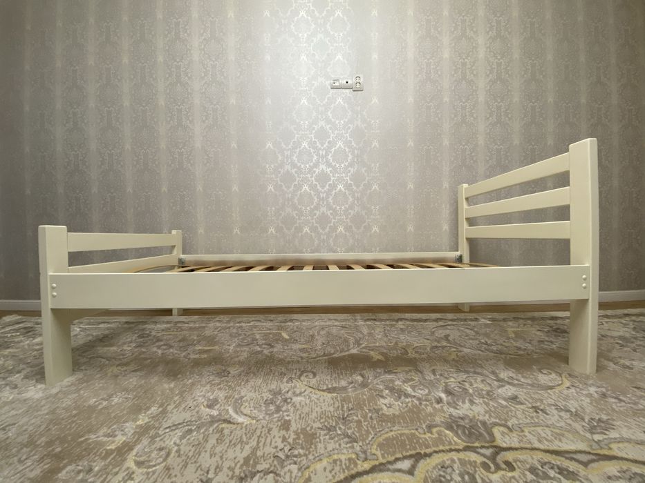 Односпальная кровать размер 90х200