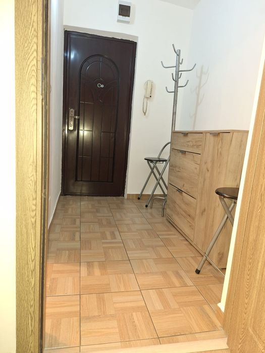 Închiriez garsoniera confort 1