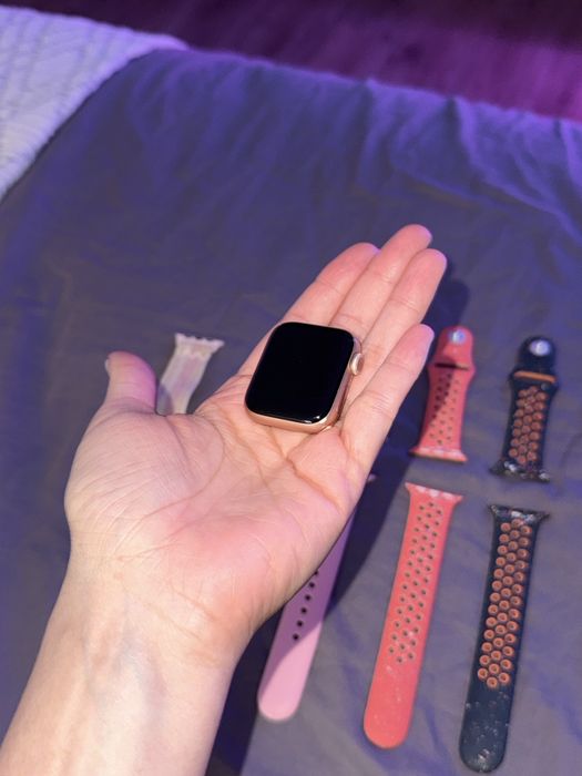 Apple Watch Series 6 40 mm Rose Gold + 5 ремешков