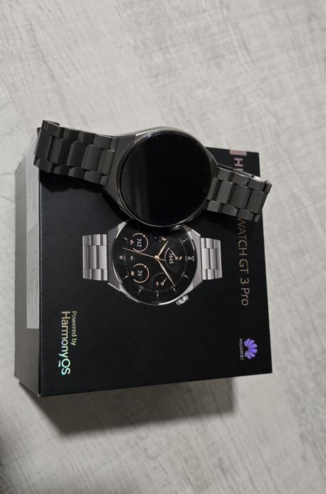Часовник Huawei GT 3 Pro