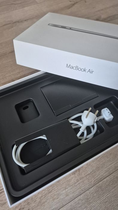 Apple MacBook Air 13" 2017 | i5 | 8 GB RAM | 128 GB SSD + кутия
