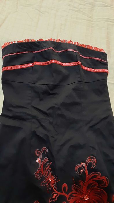 Черна рокля с декорация 14 размер