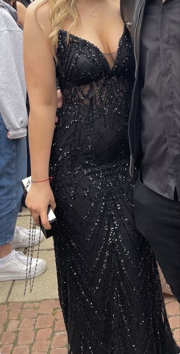 Абитуриенска рокля