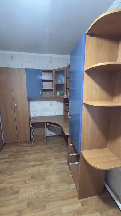 Продам шкаф с компьютерным столом