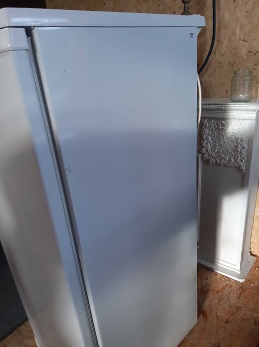 Продам морозильную камеру