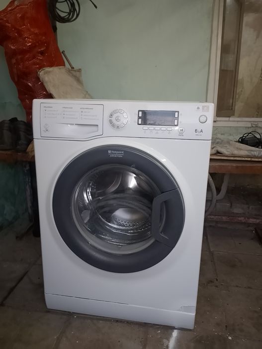 Продам стиральную машинку Аристон