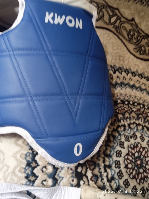 Срочно дёшево Продам комплект для тхеквондо