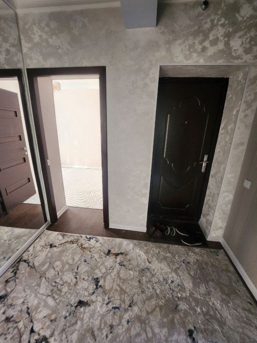 Срочно 3 хонали сотилади