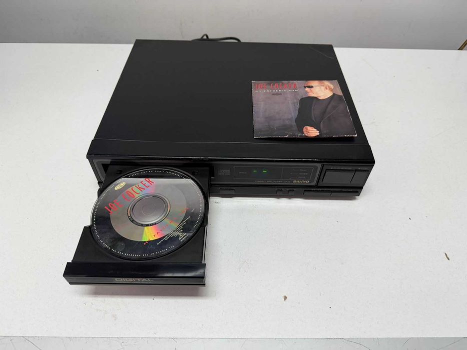 CD Player Vintage Sanyo CP 29 – Made in Japan – Anii '80