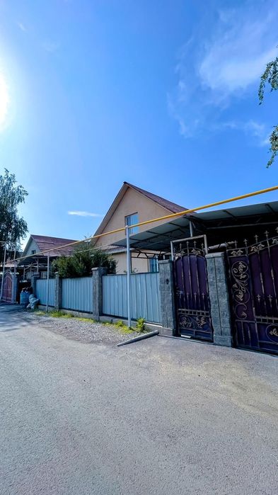 Продам два дома на участке