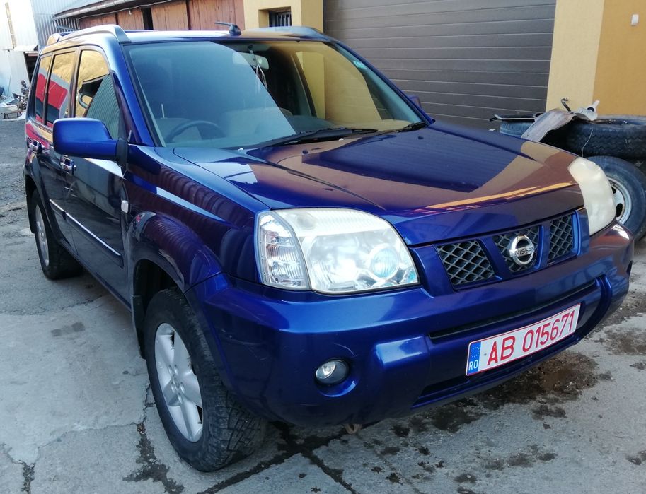 Grila masca capota Nissan X-Trail T30 2.2dci 136 cp