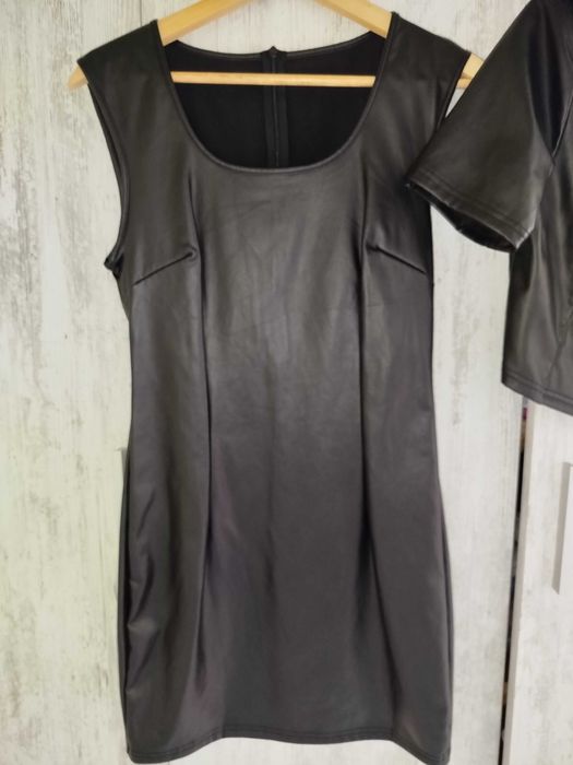 Нов кожен комплект с рокла