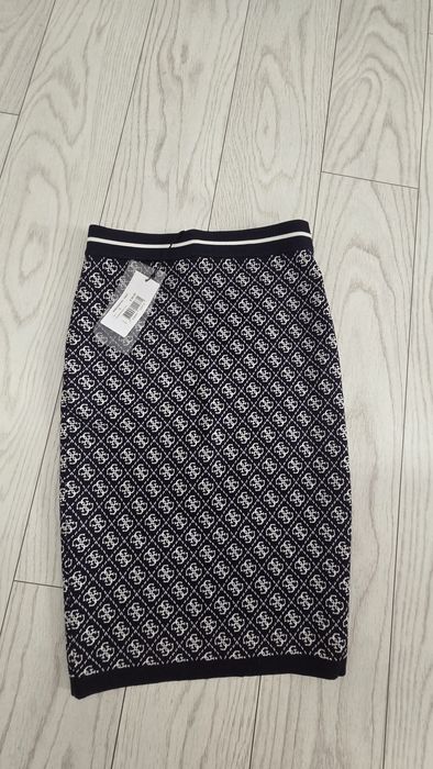 Fusta noua Guess S