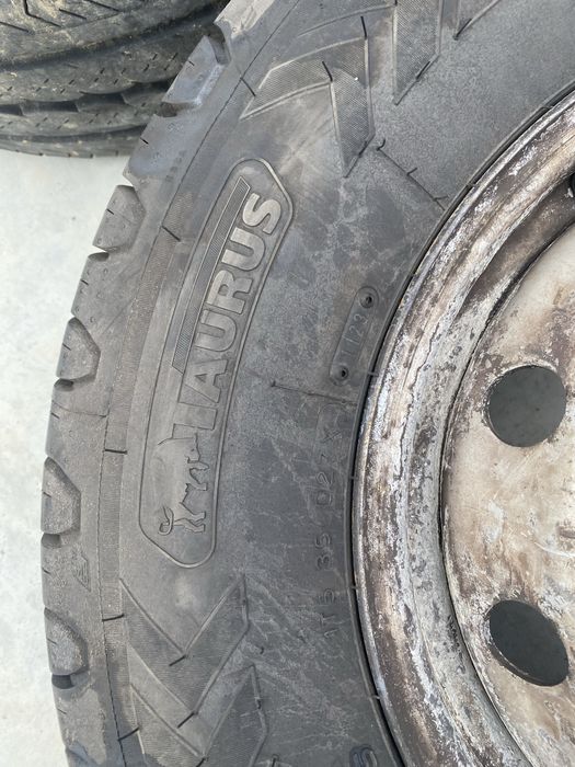 Гуми с джанти за ивеко 5х118 15 цола