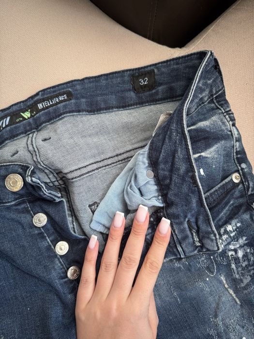 Продавам два чифта дънки