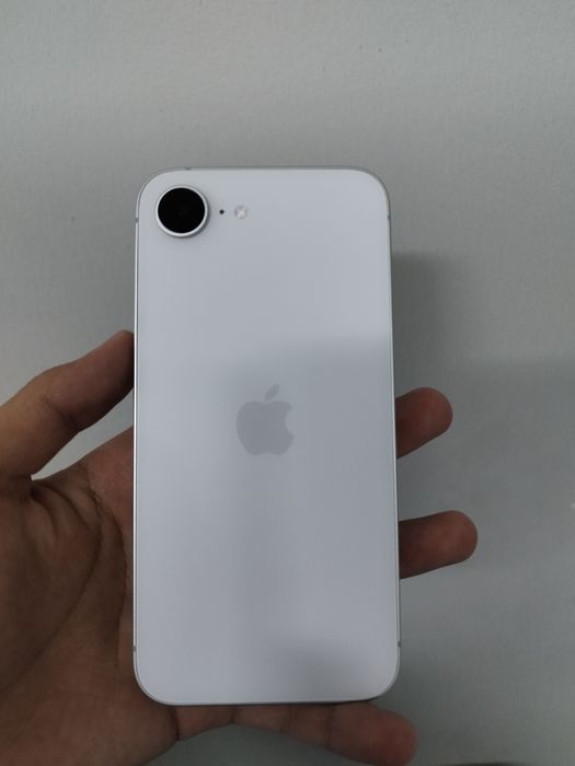 Iphone 16e в идеальном состоянии 128GB 90% СРОЧНО