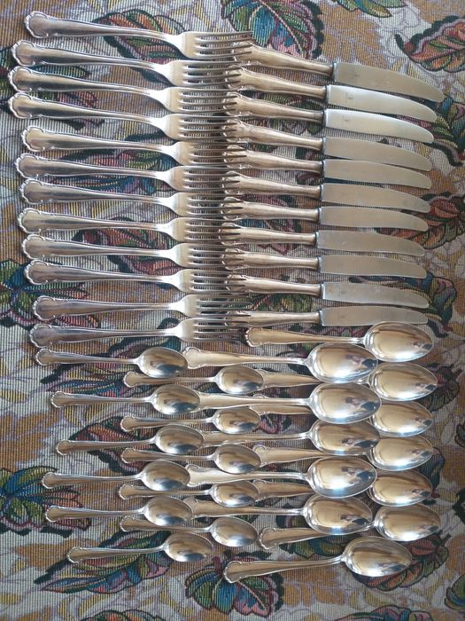 Set tacâmuri vintange argintate 46 piese
