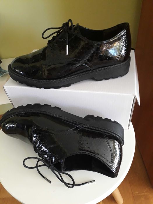 Pantofi Tamaris lac 37 cu siret