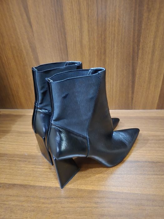 Боти на висок ток ZARA