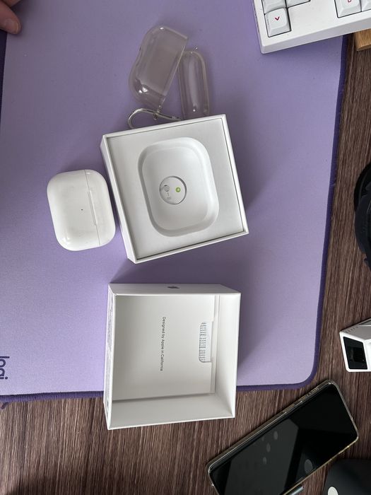 Продам наушники эпл про