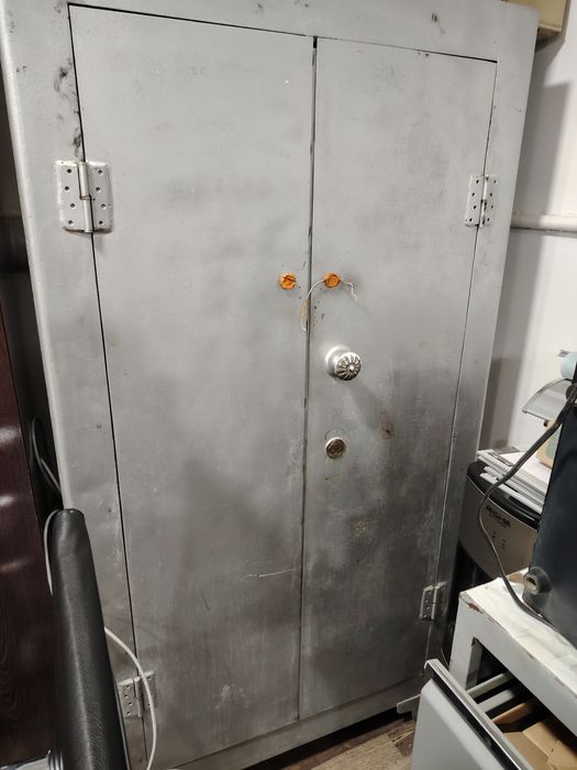 Темир сейфлар сотилади