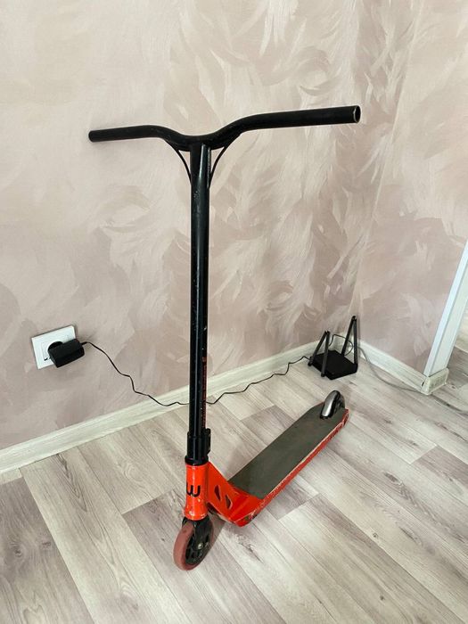 Продам самокат трюковой