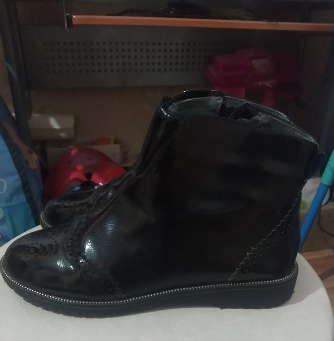 Ботинки на девочку 36