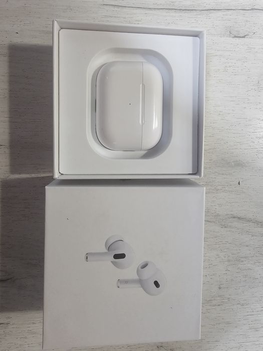 AirPods Pro ползвани много малко