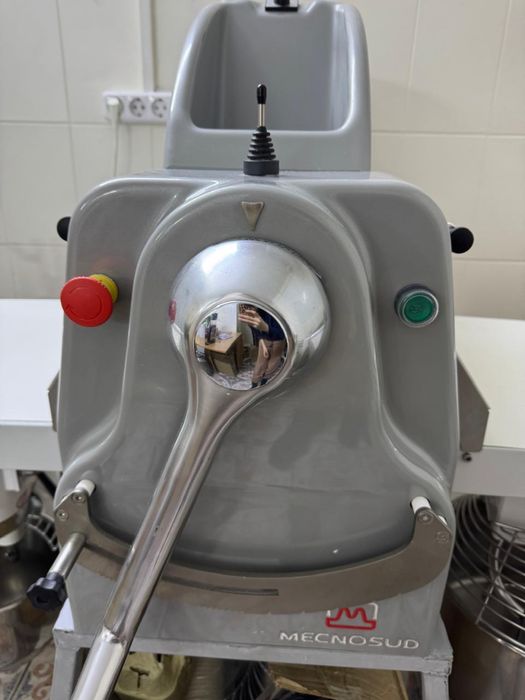 Продам тестораскатку “Mecnosud” Италия !