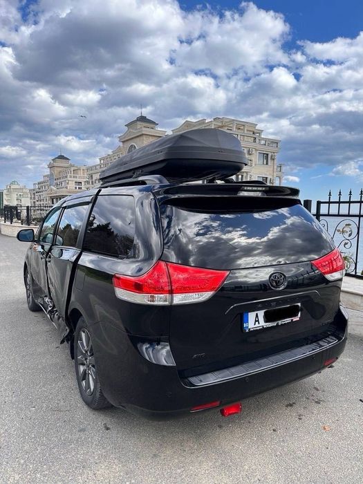 Toyota Sienna Limited AWD 2011,