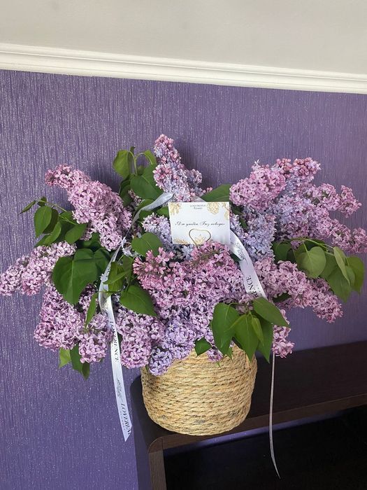 Свежие цветы. Большая Корзина сирень
