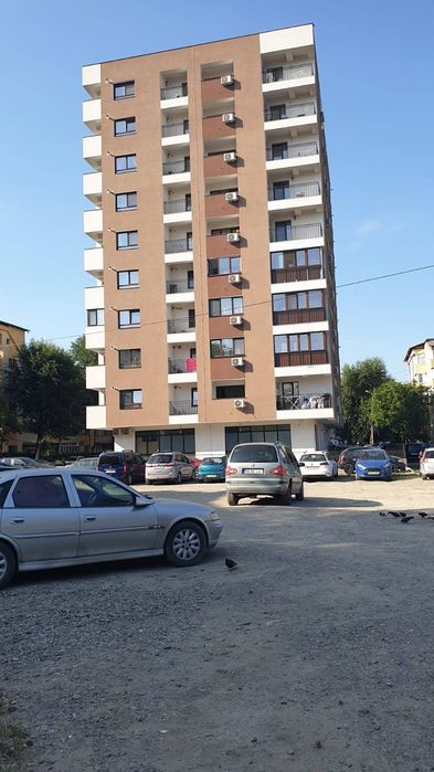 Închiriez apartament cu doua camere zona Lidl Nicolina