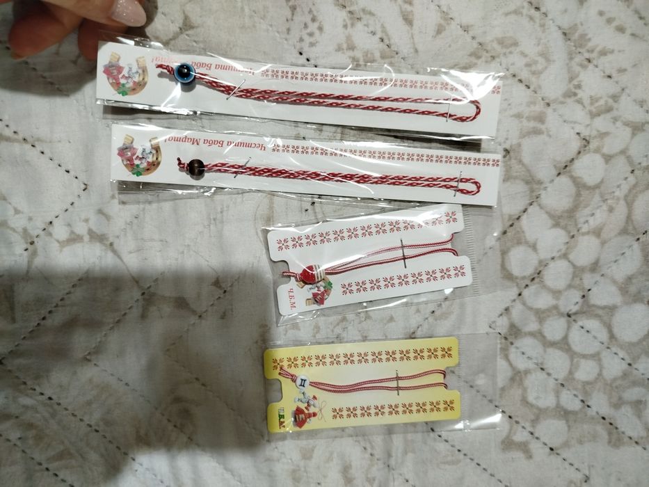 Продавам различни видове мартеници