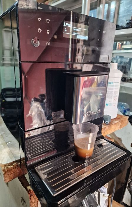 Miele CM5410 каферобот кафеавтомат капучино