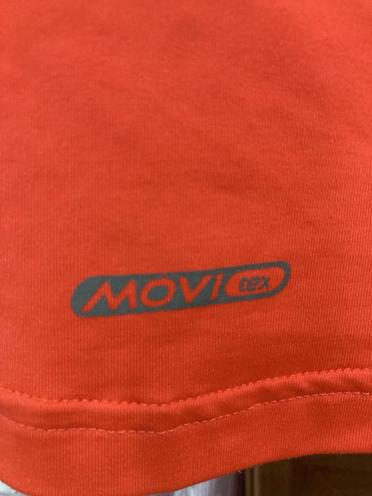 Продам спортивную куртку