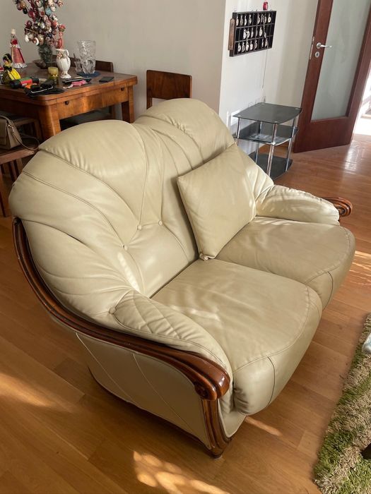 Два дивана и фотьойл