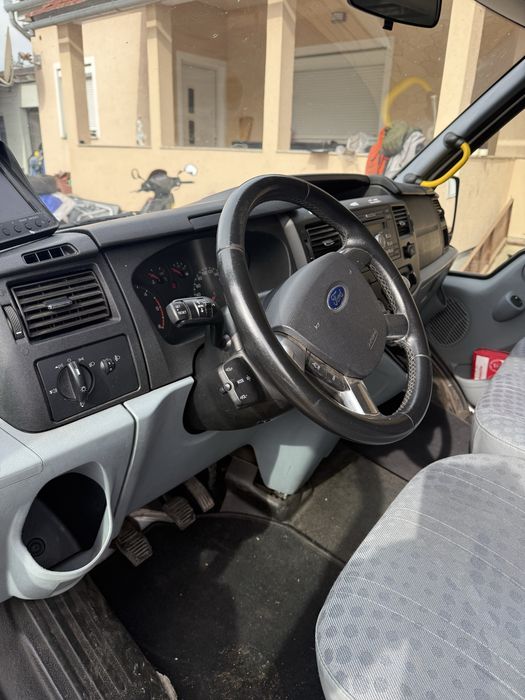 Ford Transit 8+1