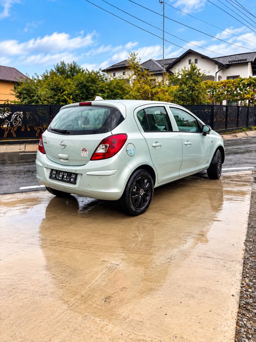 Opel corsa D 1.2 benzina automata easytronic