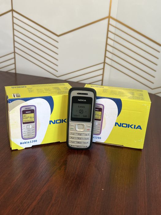 Кнопочный телефон Nokia 1200