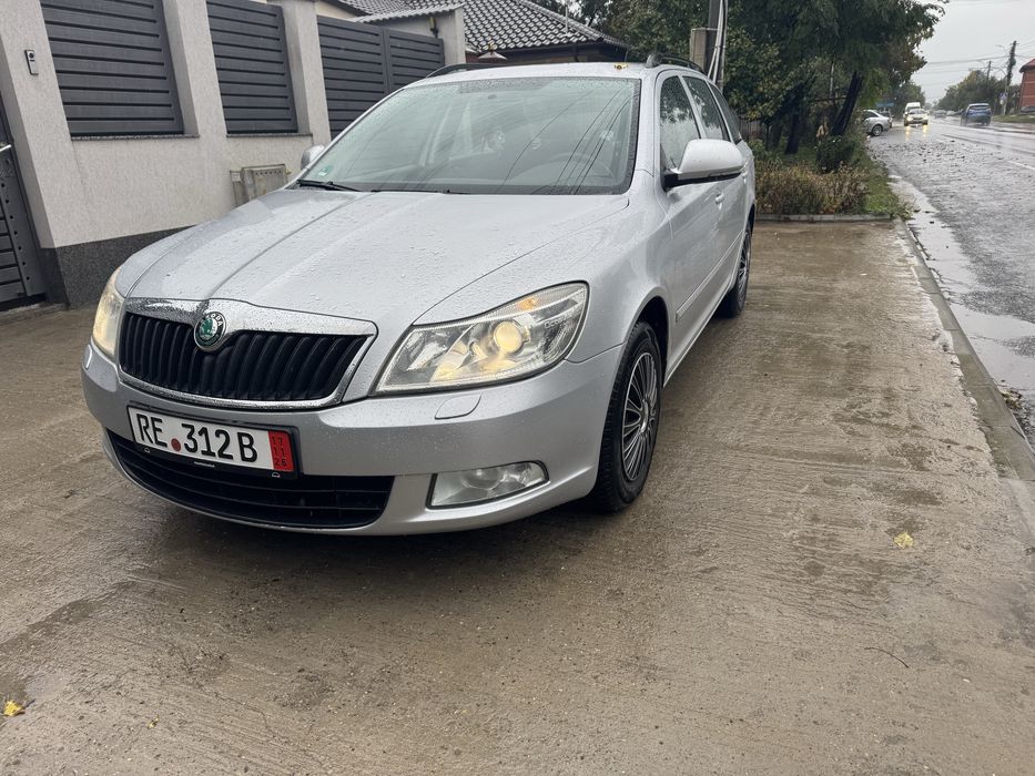SKODA Octavia 2012 — imagine 1