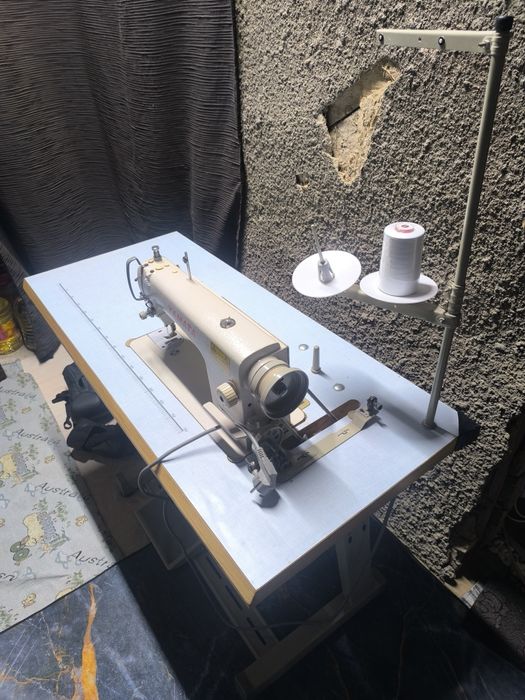 Профессиональная швейная машинка Yamata