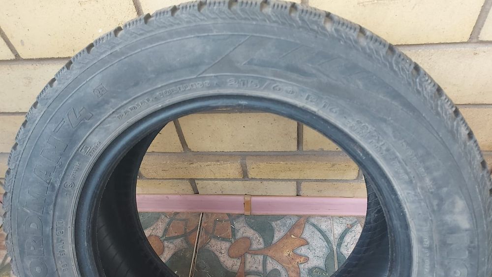 Продам шины  срочна