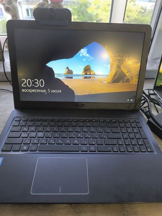 Продам ноутбук asus срочно