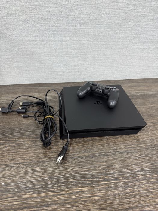 Продам как новый Playstation-4 Slim 500-Гб Памяти с Топовыми Играми!